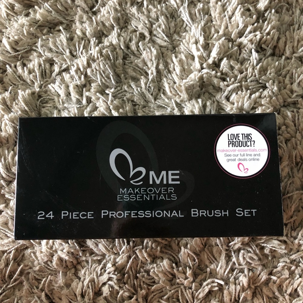 Me makeover essentials brush kit